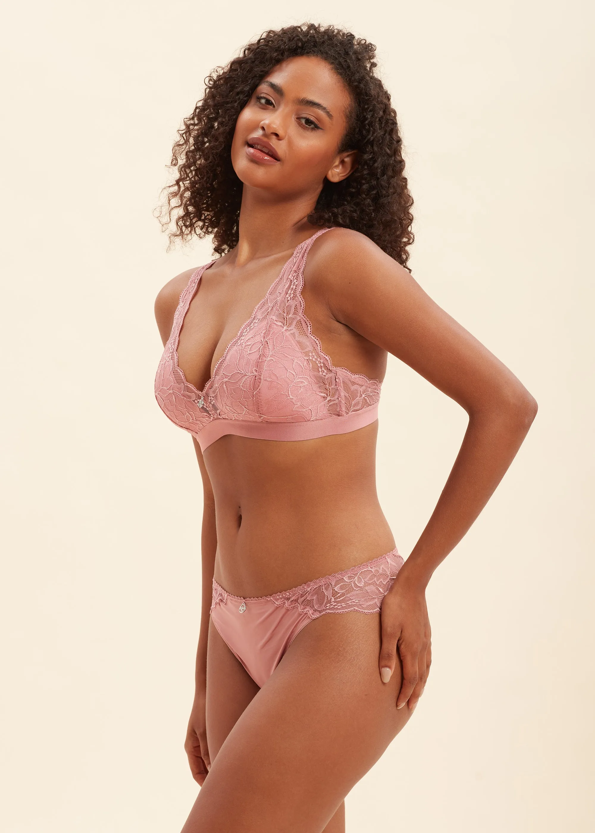 PEARL Lace Wireless Plunge Bra