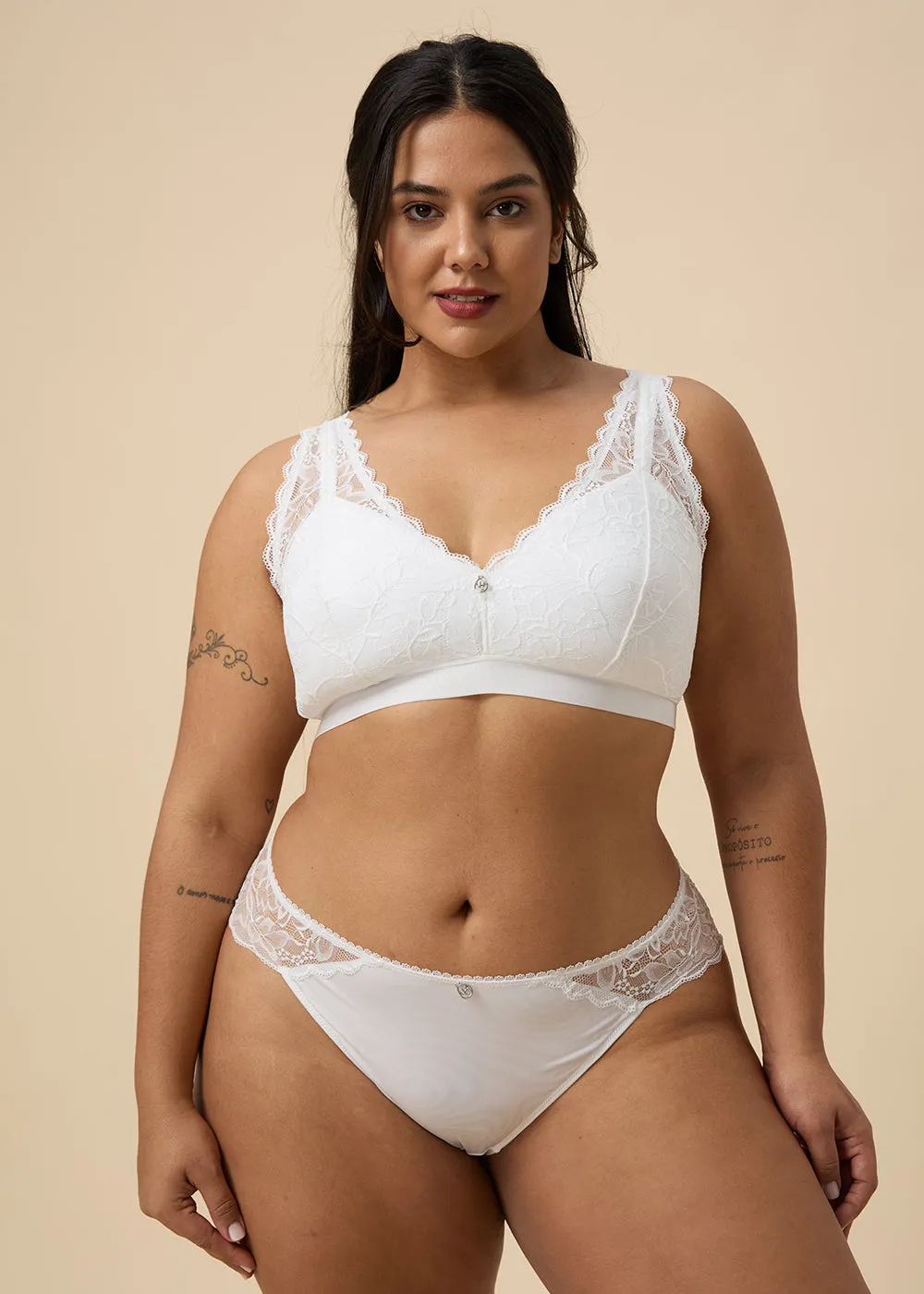 PEARL Plus White Lace Wireless Plunge Bra